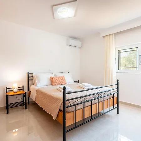 Absinthia Fanes Apartment Rhodes City