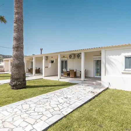 Absinthia Fanes 公寓