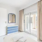 Absinthia Fanes Apartment