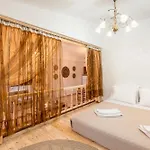 Absinthia Fanes Apartment *