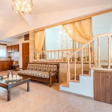 Absinthia Fanes עיר רודוס