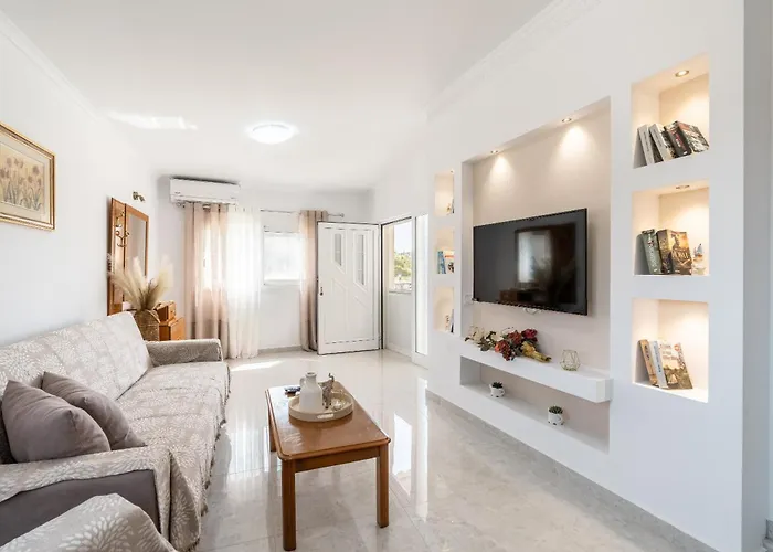 Absinthia Fanes * Rhodes City