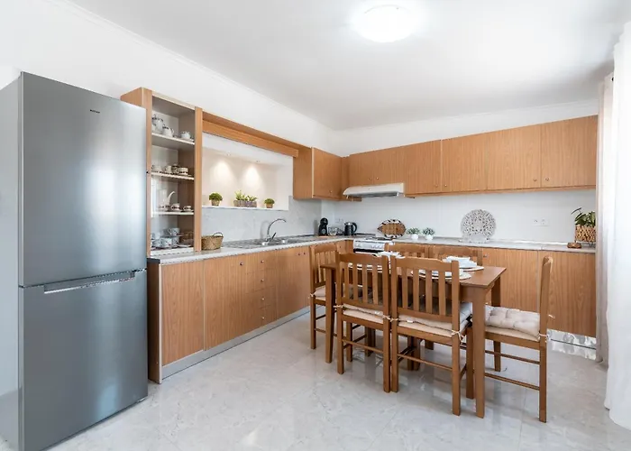 아파트 Absinthia Fanes *