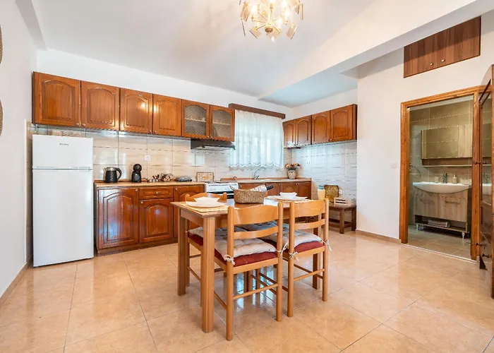 아파트 Absinthia Fanes Rhodes City