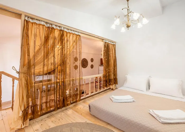 Absinthia Fanes 아파트 *