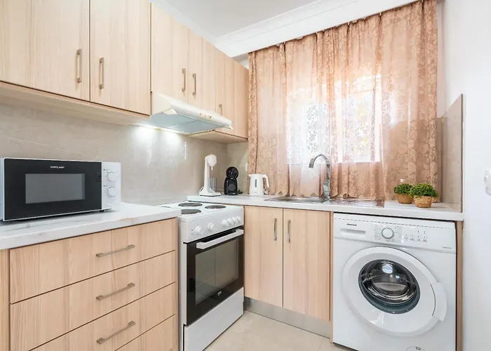 Absinthia Fanes 아파트