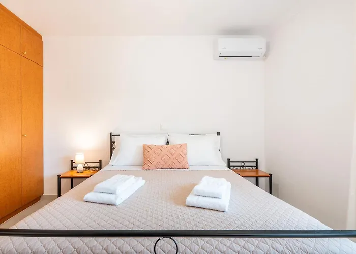 Absinthia Fanes Rhodes City