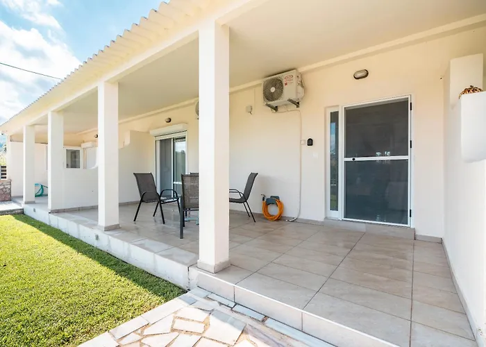 Absinthia Fanes 아파트