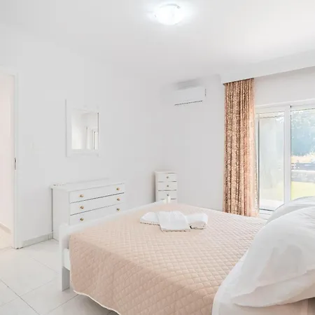 Absinthia Fanes Apartment Rhodes City