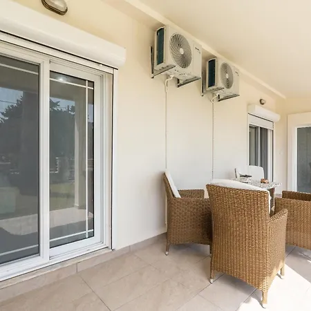 Absinthia Fanes Rhodes City