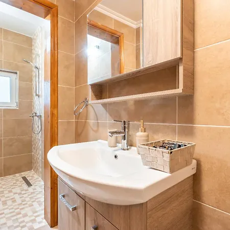 Absinthia Fanes Apartmán *